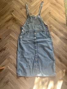dress Levi's