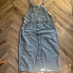 dress Levi's