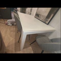CALLIGARIS white table