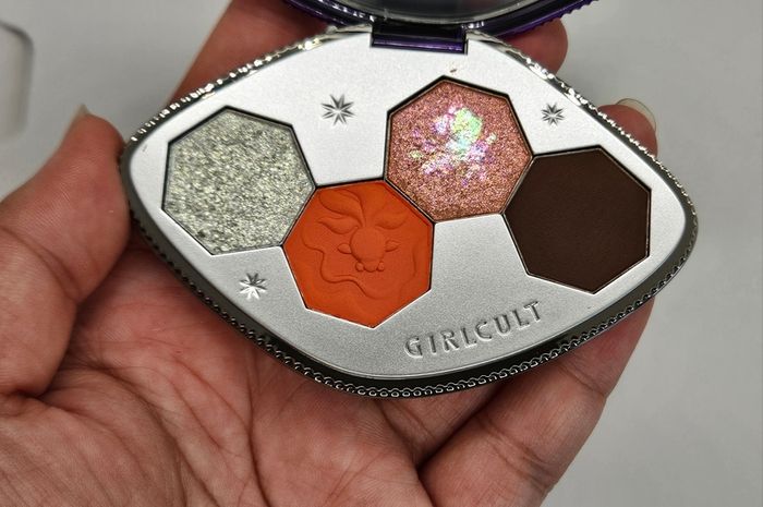 Girlcult C-Beauty Eyeshadow Palette of 4 Great Inventions in Shade 48 Play in the Garden