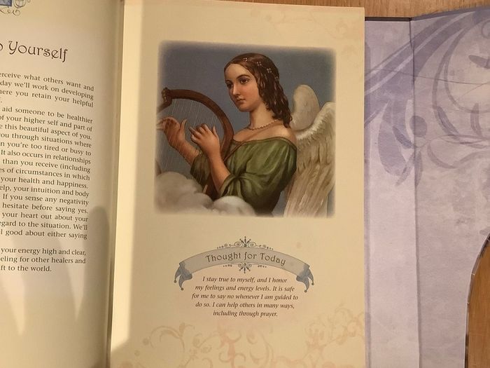 Daily Guidance from Your Angels: 365 Angelic Messages to Soothe, Heal, and Open Your Heart