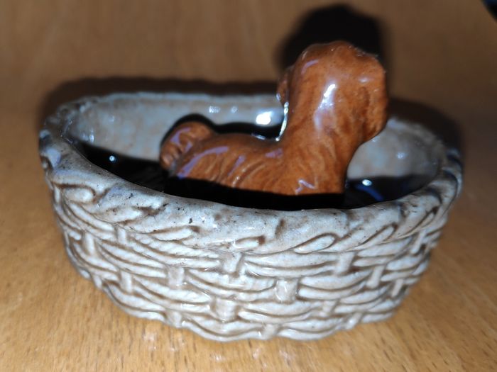 Wade basket with puppy figurine Ring/Trinket  Dish