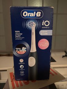 Oral-B iO Series 2 Electric Tootbrush (Black)