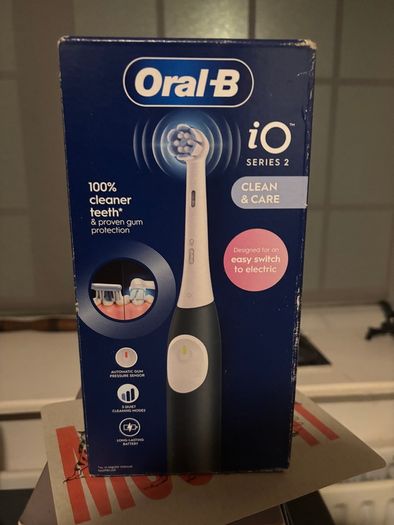 Oral-B iO Series 2 Electric Tootbrush (Black)