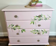 Chest of drawers