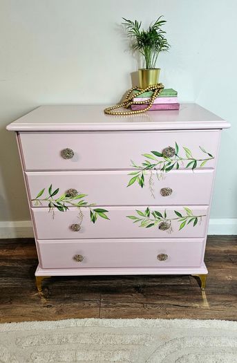 Chest of drawers
