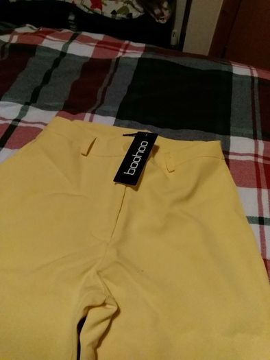 boohoo tapered trousers