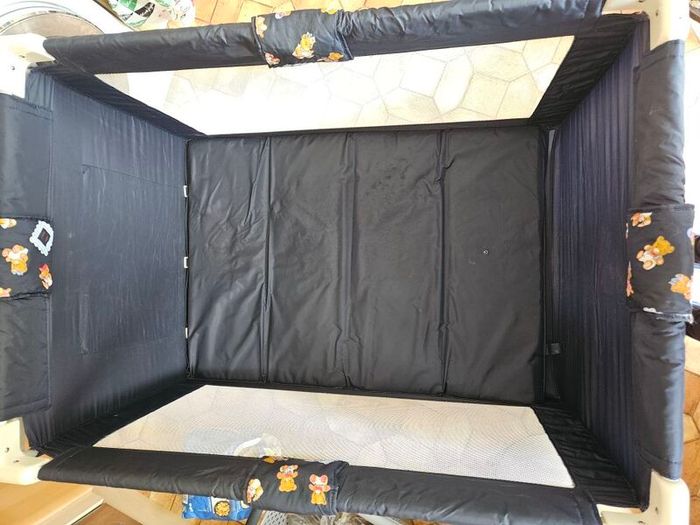 Travel cot