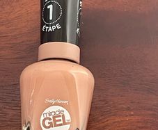 Sally Hansen Miracle Gel Polish in Frill Seeker