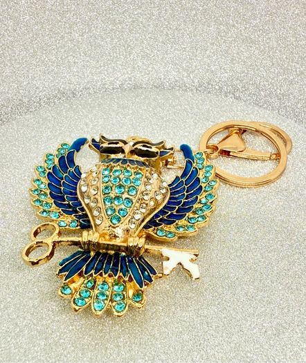 Keychain with sparkling crystals