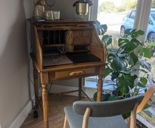 Beautiful Oak Roll-Top Writing Bureau  495 ONO