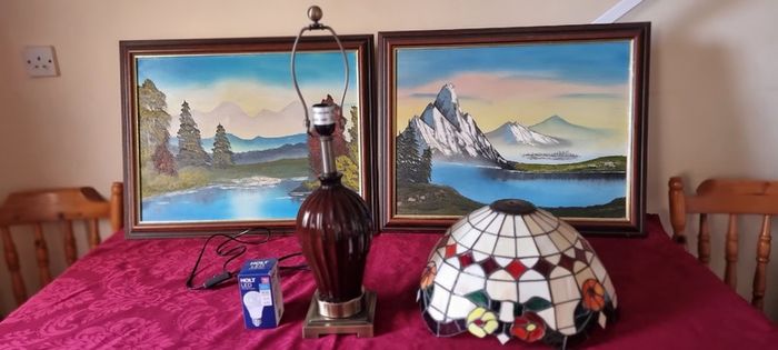 24 Inch Tiffany Style Table Lamp With 18 Inch Wide Stained Glass Shade And Polished Brass Base