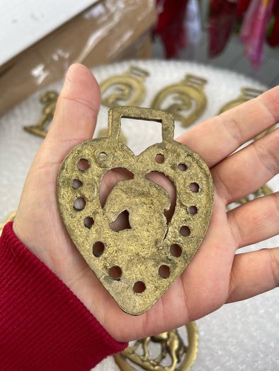 10 antique vintage horse brass