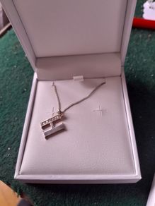 ladies silver chain and pendant