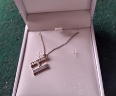 ladies silver chain and pendant