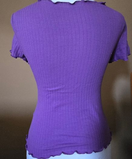 T-shirt with lettuce-edge trim