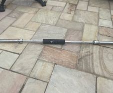 2 Weightlifting bars - Hex & Olympic