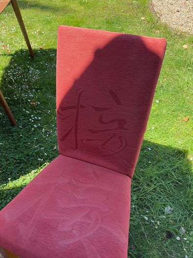 dining chairs x 4   10euro for all 4