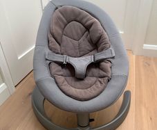 Nuna Leaf Grow swinging chair