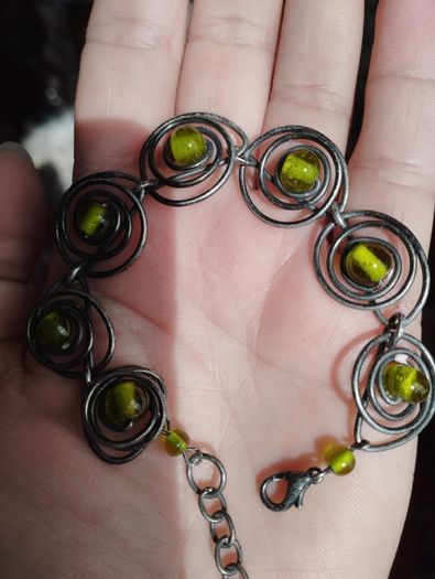 Vintage Twisted Bracelet with Green Glass Beads Inserts.