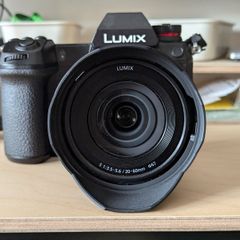 Panasonic Lumix S1 + 20-60 3.5-5.6