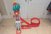 Paw patrol tower and 2 vehicles