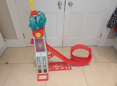 Paw patrol tower and 2 vehicles