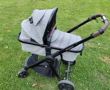 Prum Babylo and car seat with base InfaSafe