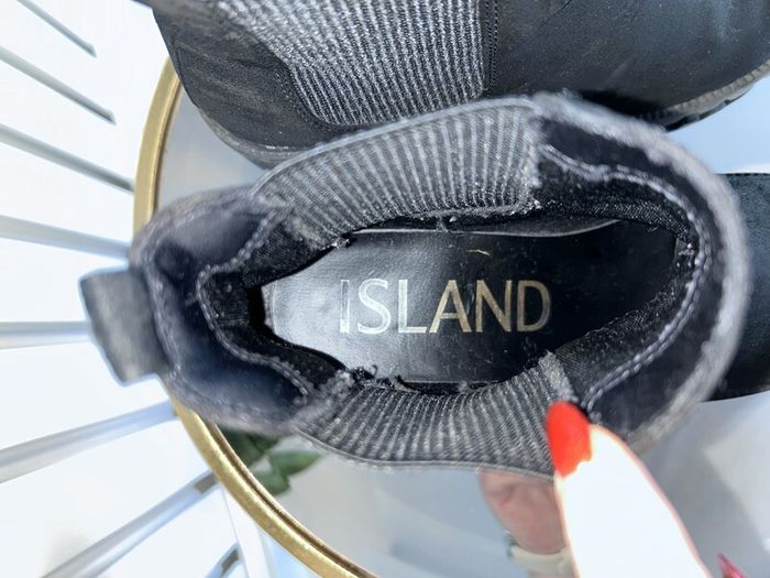 Ladies Black Block Heeled Faux Suede Ankle Boots from River Island. Size UK 6 / EU 39