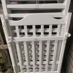 baby cot