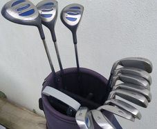 Set of Almost New RH Clubs