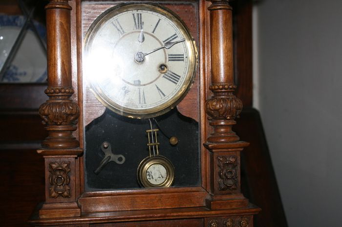 Antique Wood Carved P.H. S. 1800s Mantel Clock (in working order -  the clock doesn't ring) 21,5" x 11"