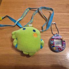 Tamagotchi + Tamagotchi Holder