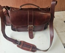 mans leather bag