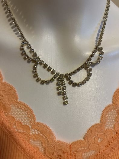 Sparkling silver tone necklace