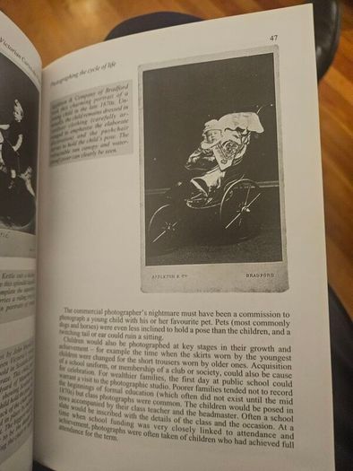 Victorian Cartes-de Visite. By Robin And Carol Wichard. First Edition Paperback In Good Condition.  See Photos For Same.