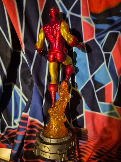 Marvel Gallery Comic Classic Iron Man Statue