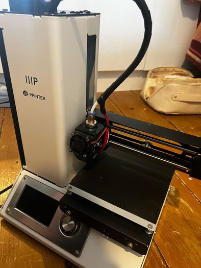 Brand new 3D printer (includes original box and packaging)