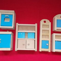 New Wooden Doll's House Furniture (7 Pieces)