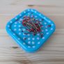 Prym magnetic pincushion with glass-headed pins Image 2