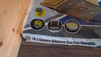 Roof shingles
