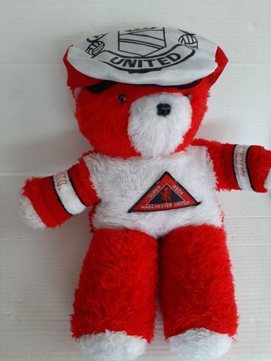 vintage man United teddy and cap and armbands from early 80,s