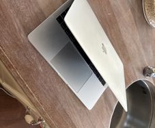 macbook pro 13 inch a1708 2017 two thunderbolt 3 ports
