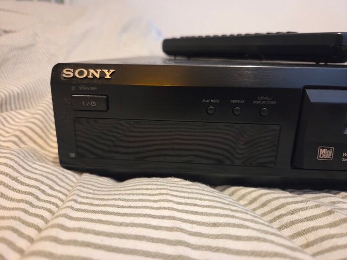 Sony MDS-JE330 MiniDisc Deck Player / Recorder (with Original Remote)
