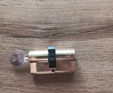 Smith and Locke 6 pin double  cylinder lock