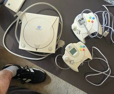 Sega Dreamcast 2 controllers VMU & All Cables
