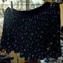 Blue ditsy floral pleated mini skirt. Image 5