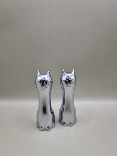 Vintage Chrome Salt And Pepper Shakers Cats Cruet Set