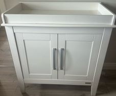 changing unit/ dresser