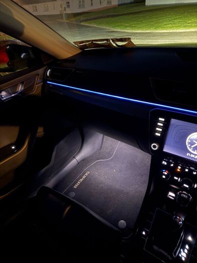 Skoda Superb black edition